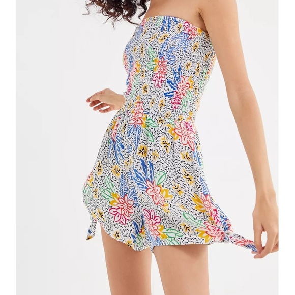 Urban outfitters UO Sherri Strapless Smocked floral shorts Romper small S - Picture 1 of 7